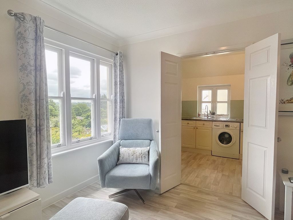 2 bed flat for sale in St. Marys Street, Axbridge, Somerset. BS26, £210,000