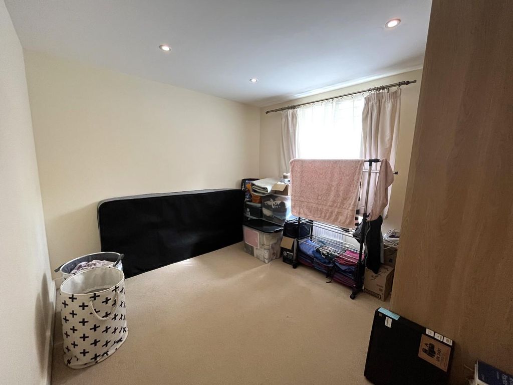 2 bed flat for sale in Newbridge View, Truro TR1, £185,000