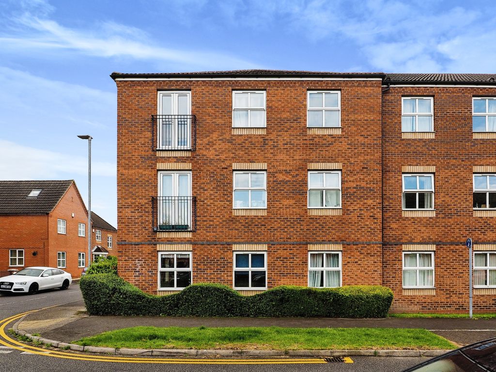 2 bed flat for sale in Shaw Road, Chilwell, Beeston, Nottingham NG9, £135,000