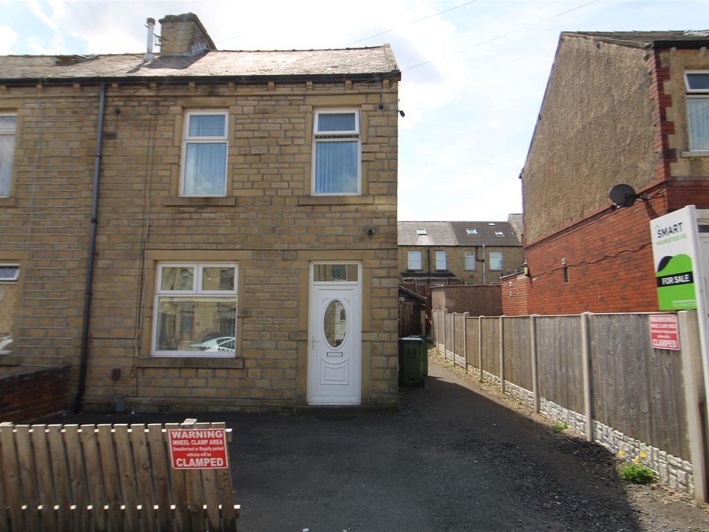 3 bed property for sale in Holly Road, Huddersfield HD1, £145,000