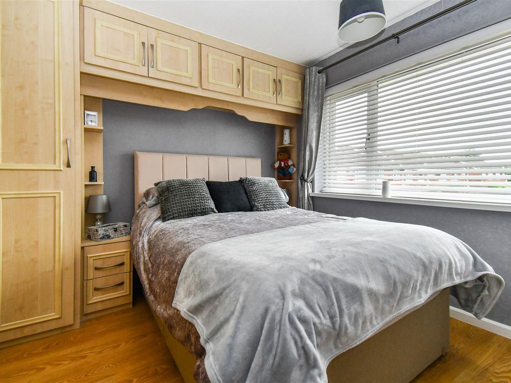 3 bed property for sale in Ark Royal, Bilton, Hull HU11, £185,000