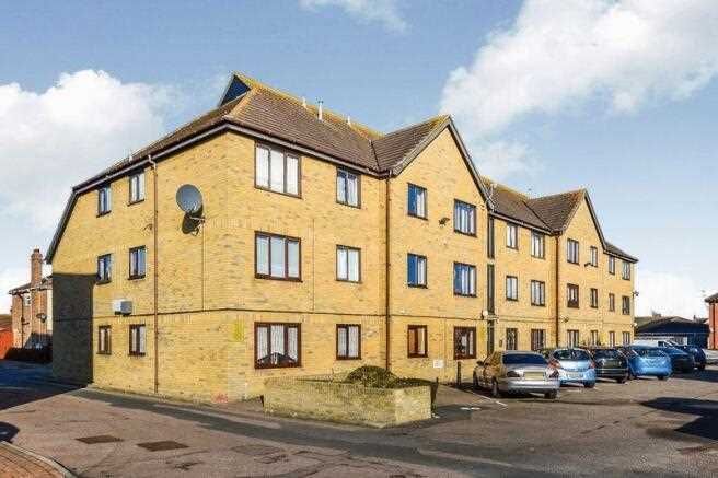 1 bed flat for sale in Warwick Road, Clacton-On-Sea CO15, £90,000