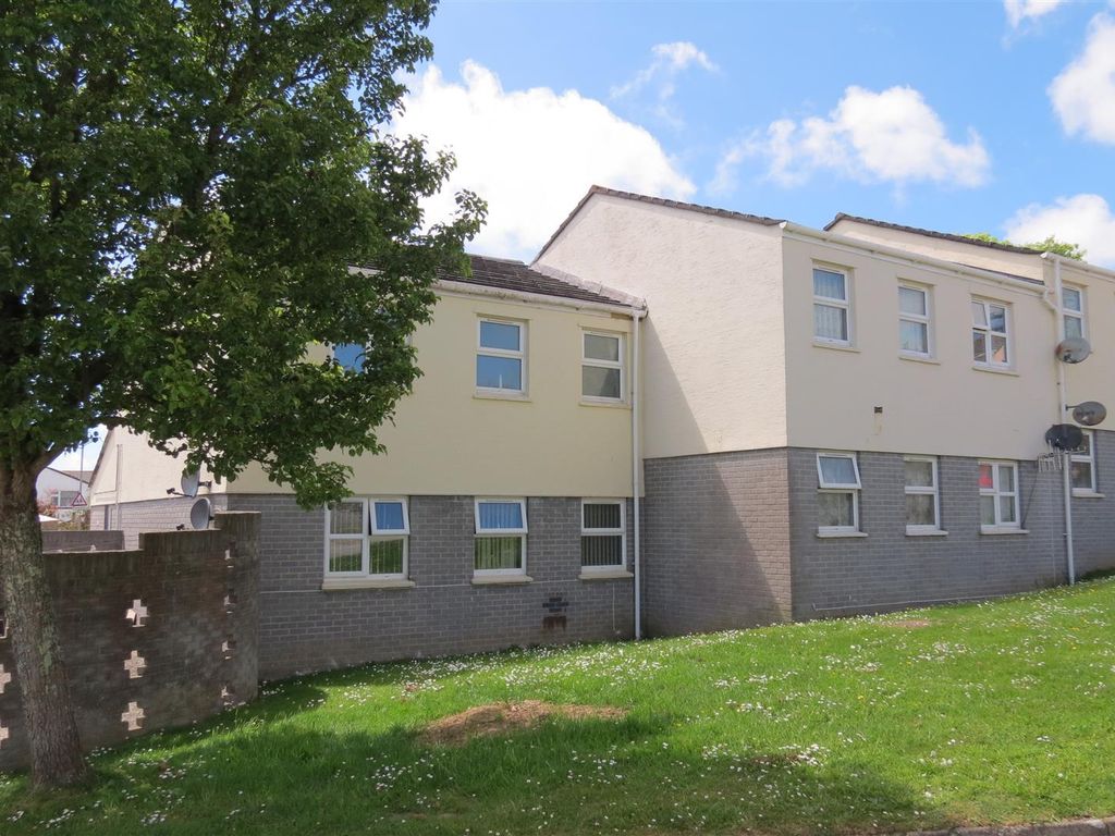 1 bed flat for sale in Chapel Field, St Austell, St. Austell PL25, £89,950