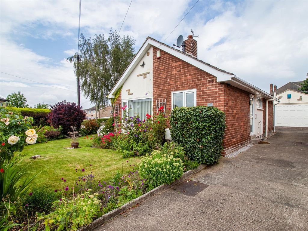3 bed detached bungalow for sale in Healey Drive, Ossett WF5, £275,000