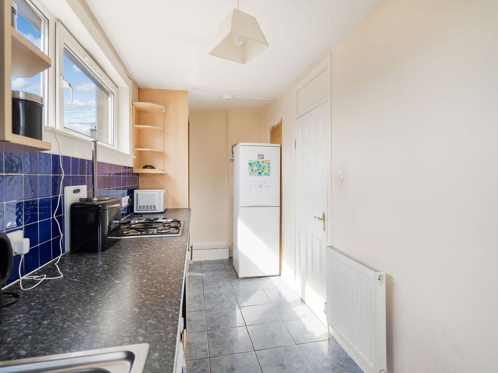 3 bed flat for sale in Newbigging, Musselburgh EH21, £173,000