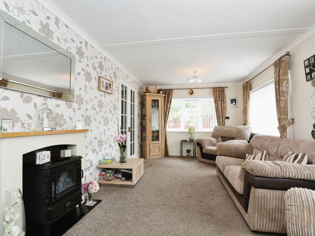 2 bed bungalow for sale in Hunt Hall Lane, Welford On Avon, Stratford-Upon-Avon, Warwickshire CV37, £150,000