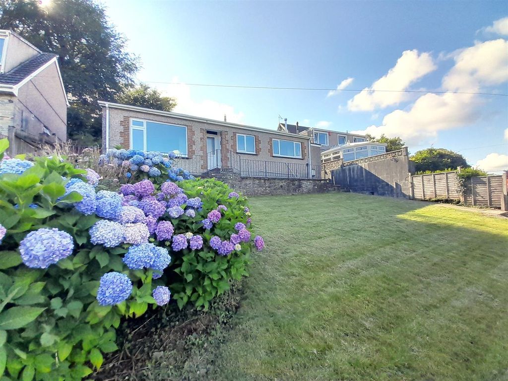 2 bed detached bungalow for sale in Chawleigh Close, Gunnislake PL18, £260,000
