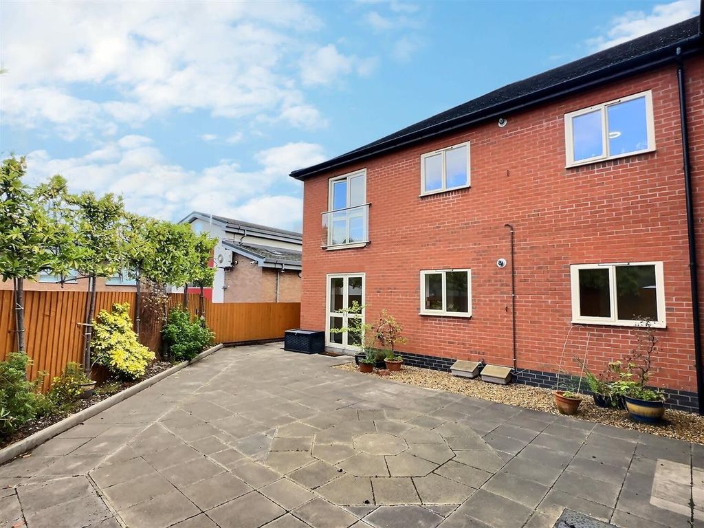 1 bed flat for sale in Fountain Court. Wharf Road, Gnosall, Stafford ST20, £130,000