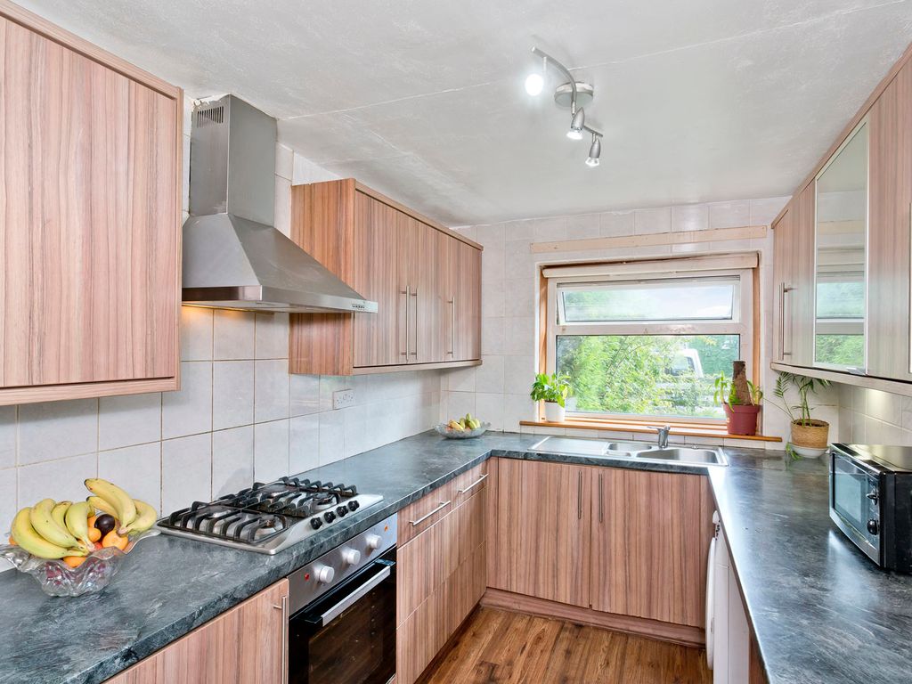 2 bed flat for sale in Alan Breck Gardens, Edinburgh EH4, £145,000