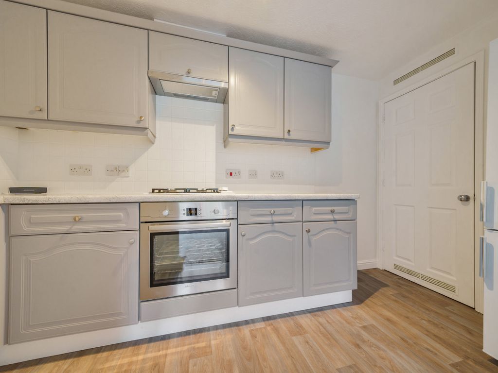 1 bed flat for sale in Guildford, Surrey GU1, £285,000