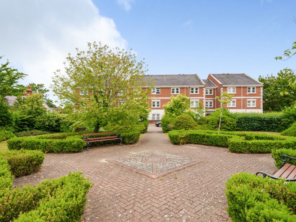 1 bed flat for sale in Guildford, Surrey GU1, £285,000