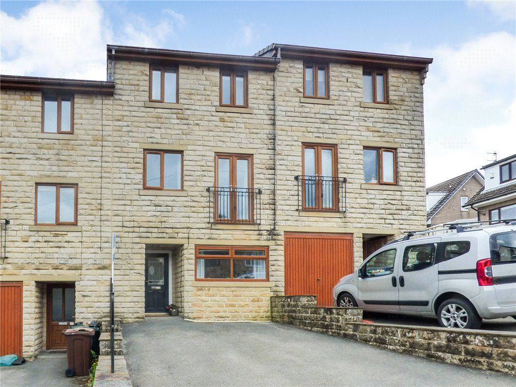 4 bed terraced house for sale in Calton Road, Keighley, West Yorkshire BD21, £200,000