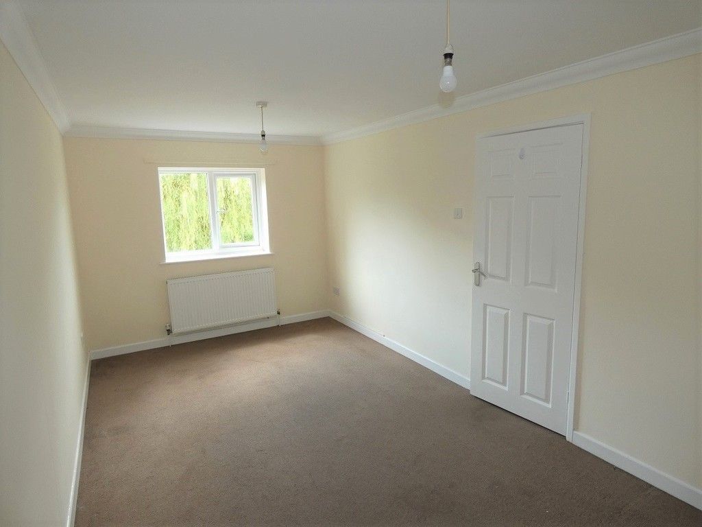 3 bed end terrace house for sale in Bank Yard, School Lane, East Harling NR16, £240,000