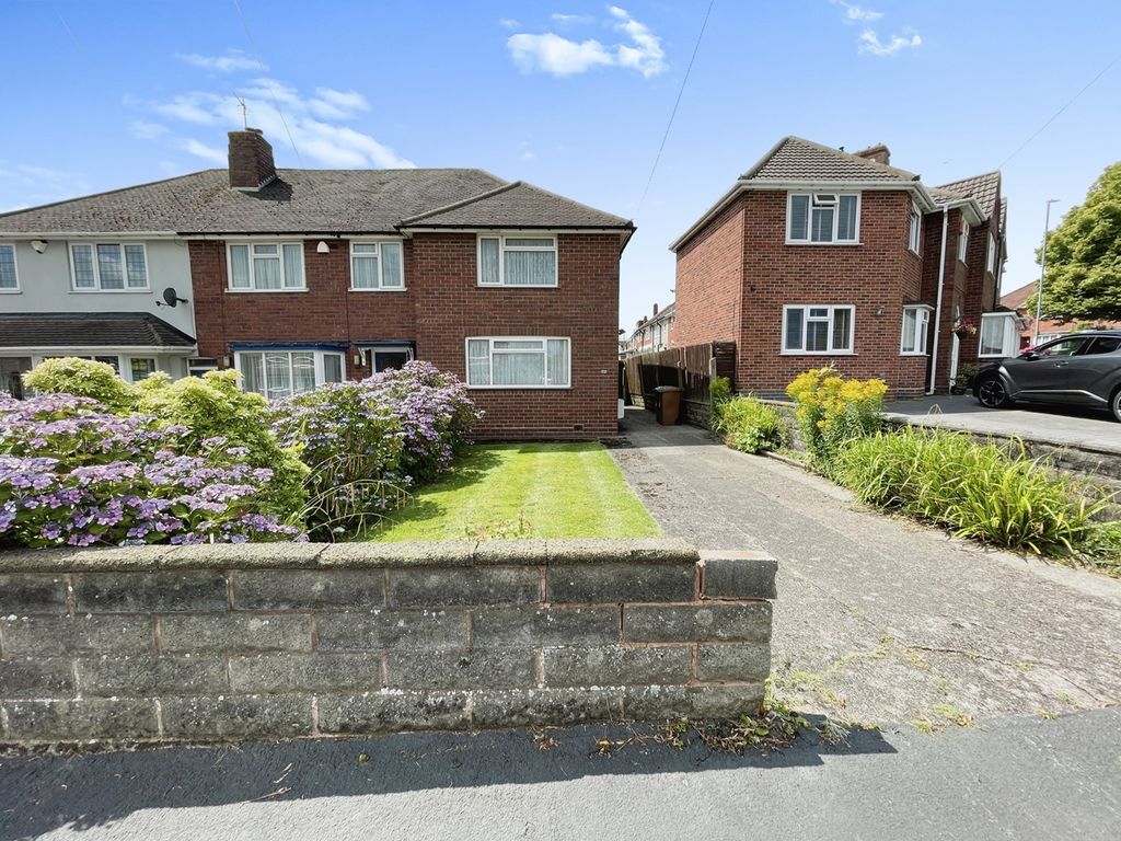2 bed terraced house for sale in Romney Way, Birmingham B43, £180,000