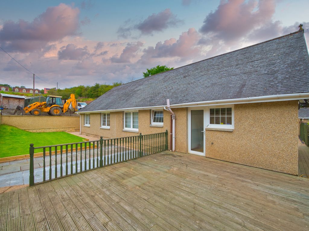 4 bed bungalow for sale in Garngrew Cottage, Castlecary, Bonnybridge FK4, £260,000