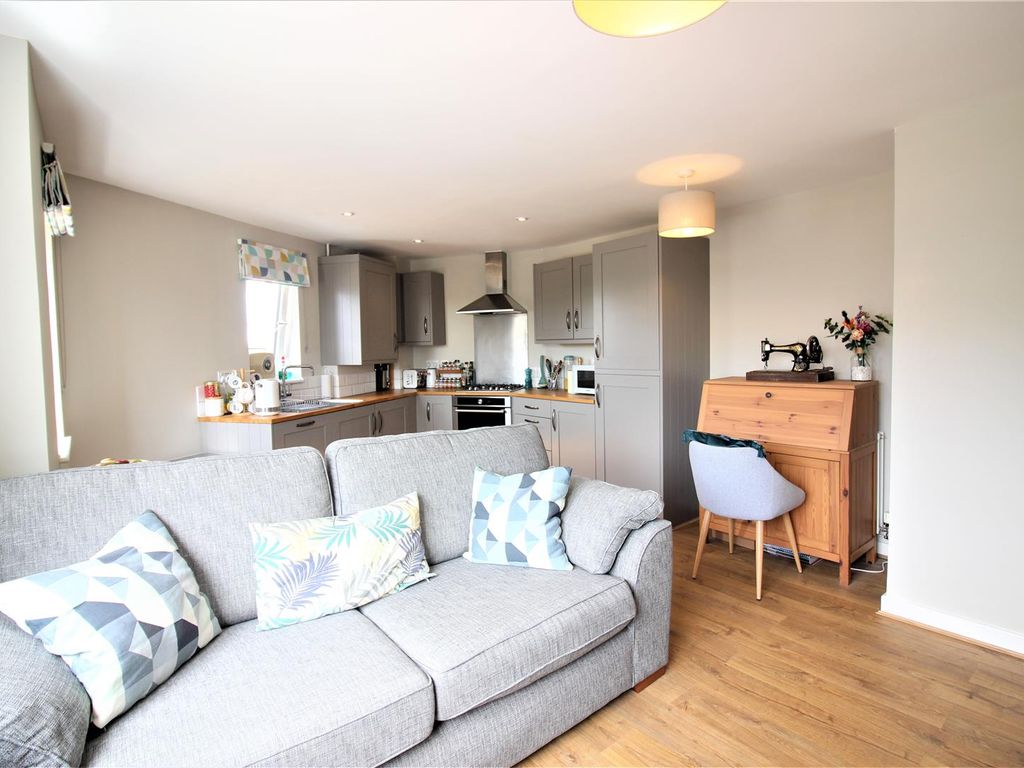 1 bed flat for sale in Torkildsen Way, Harlow CM20, £215,000