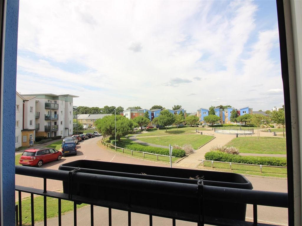 1 bed flat for sale in Torkildsen Way, Harlow CM20, £215,000