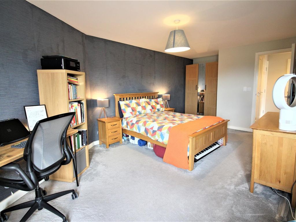 1 bed flat for sale in Torkildsen Way, Harlow CM20, £215,000
