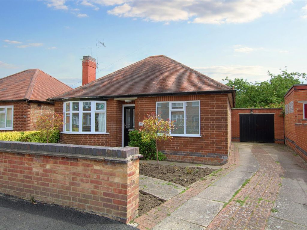 2 bed detached bungalow for sale in Rufford Road, Long Eaton, Nottingham NG10, £240,000