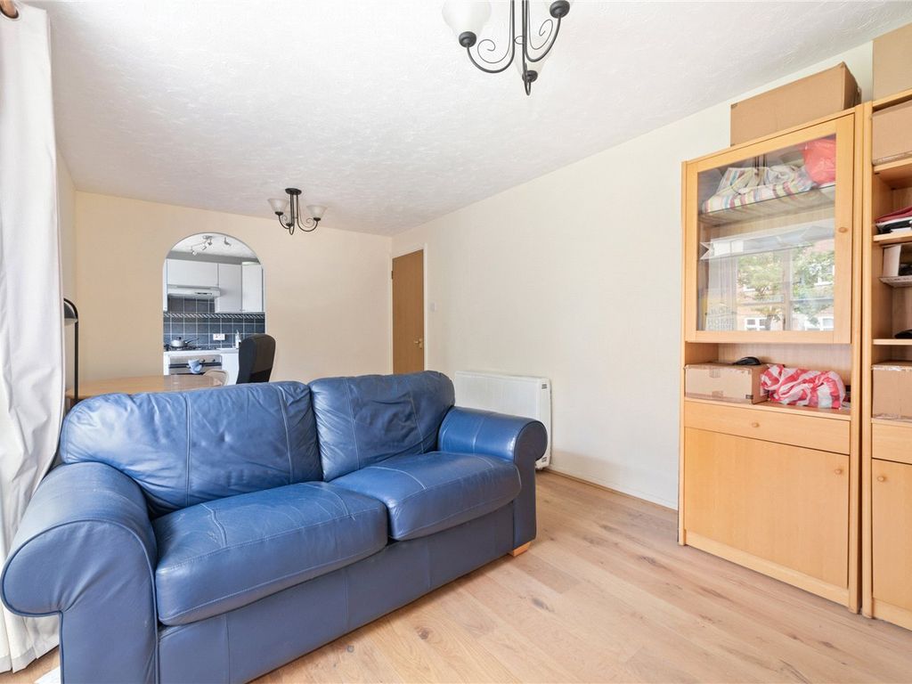 1 bed flat for sale in Stubbs Drive, London SE16, £279,950