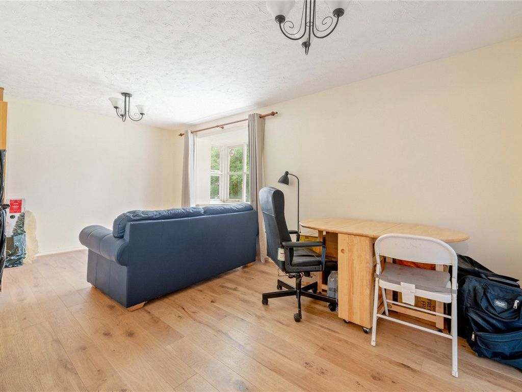 1 bed flat for sale in Stubbs Drive, London SE16, £279,950