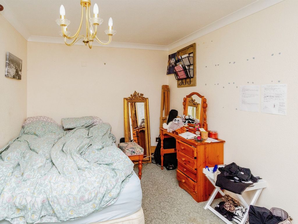 2 bed flat for sale in Portland Road, Aldridge, Walsall WS9, £150,000