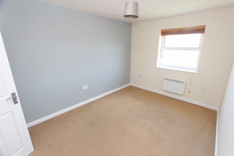 2 bed flat for sale in Cysgod Y Bryn, Rhos On Sea, Colwyn Bay LL28, £125,950