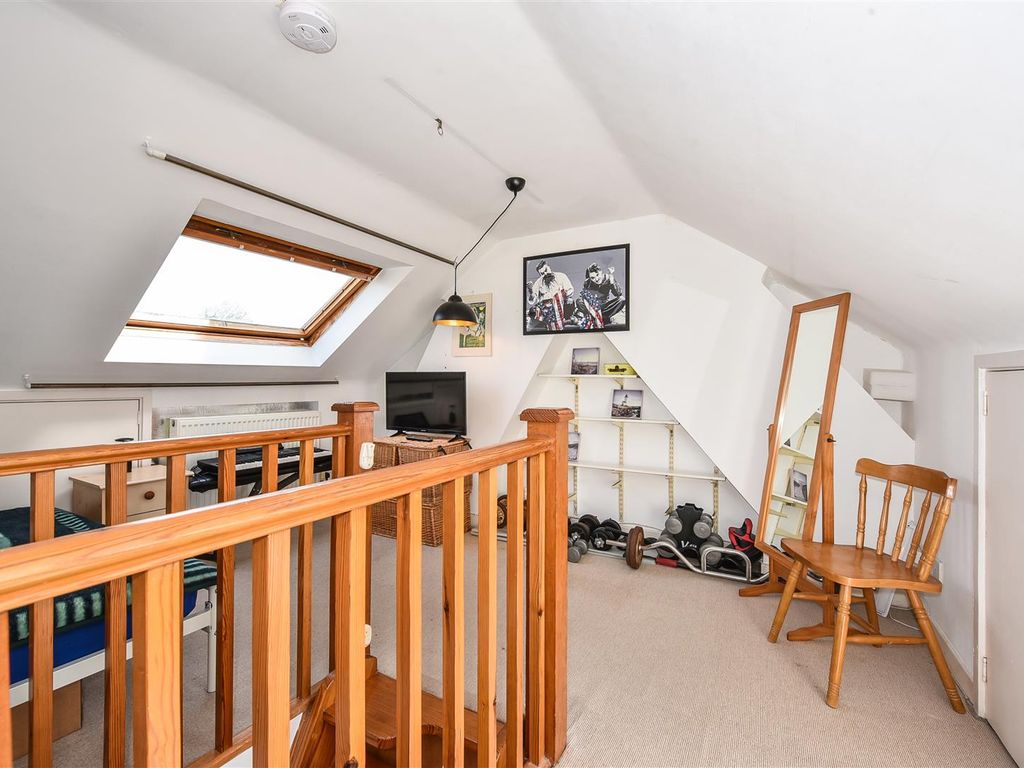 2 bed terraced house for sale in Vigo Road, Andover SP10, £259,000