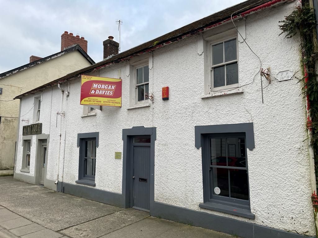 Retail premises for sale in The White Hart, The White Hart Sycamore Street, Newcastle Emlyn, Dyfed SA38, £160,000