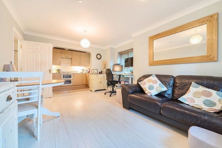 1 bed flat for sale in Ashdene Gardens, Reading, Berkshire RG30, £76,000