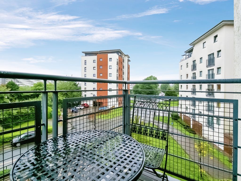 2 bed flat for sale in Galleon Way, Cardiff CF10, £140,000