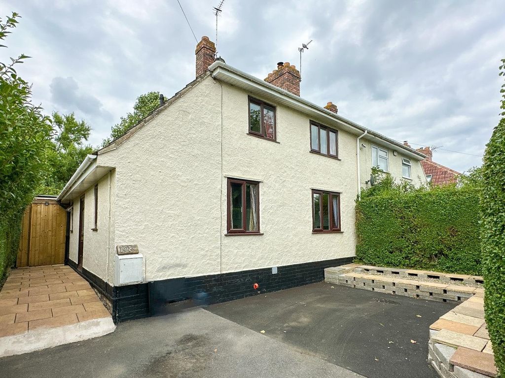 3 bed property for sale in Broadfield Road, Knowle, Bristol BS4, £325,000