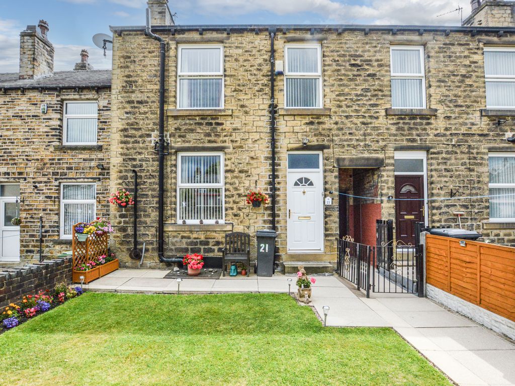 2 bed terraced house for sale in Dyson Street, Huddersfield HD5, £100,000