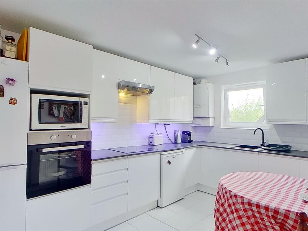4 bed end terrace house for sale in Rawlins Road, Bradwell, Milton Keynes MK13, £279,995