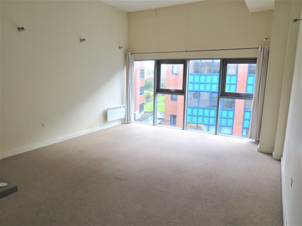 1 bed flat for sale in Beckhampton Street, Swindon SN1, £85,000