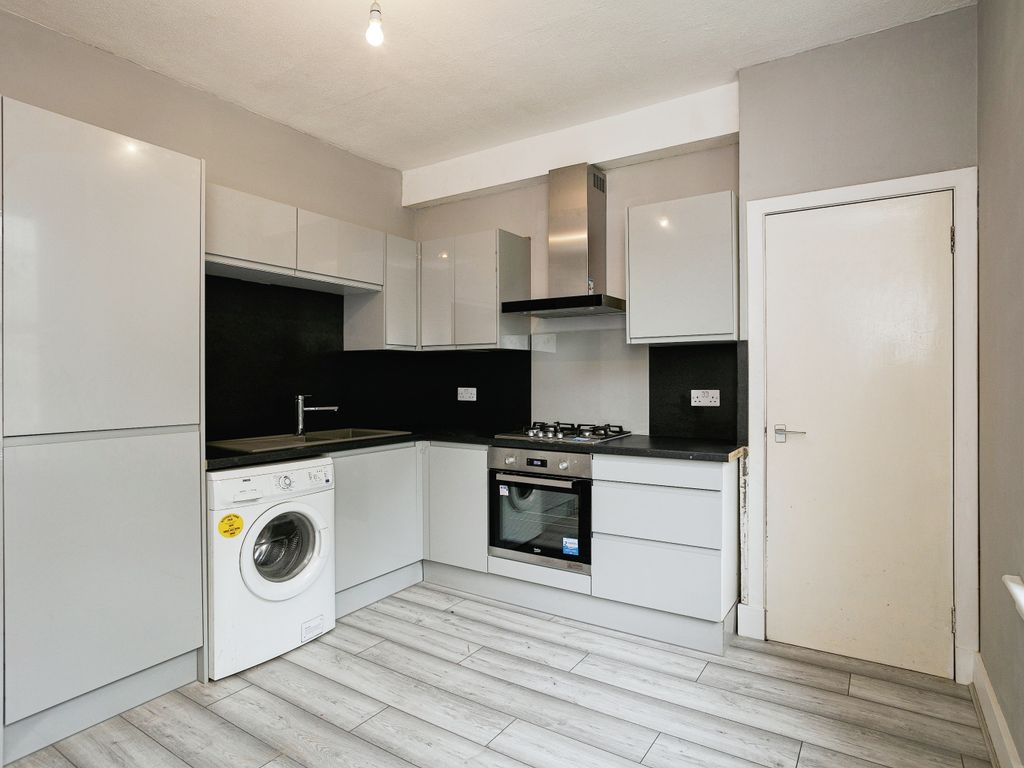 1 bed flat for sale in Summerfield Terrace, Aberdeen AB24, £65,000