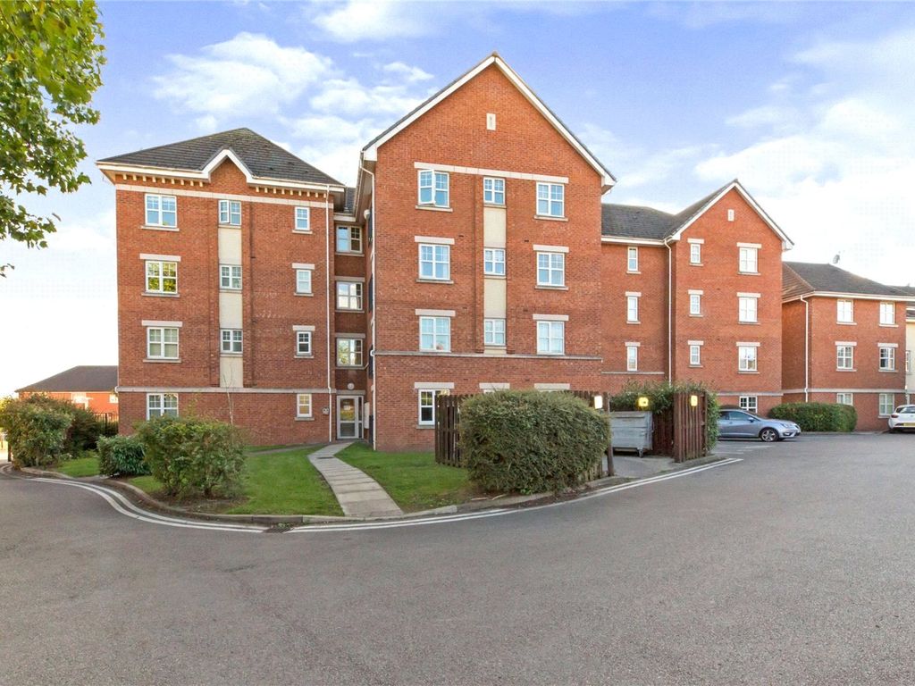 2 bed flat for sale in Points House, Dale Way, Crewe, Cheshire CW1, £90,000