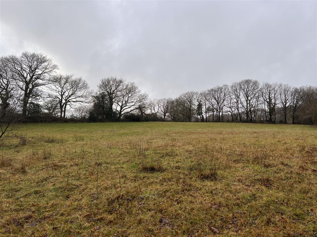 Land for sale in Garnant, Ammanford SA18, £50,000