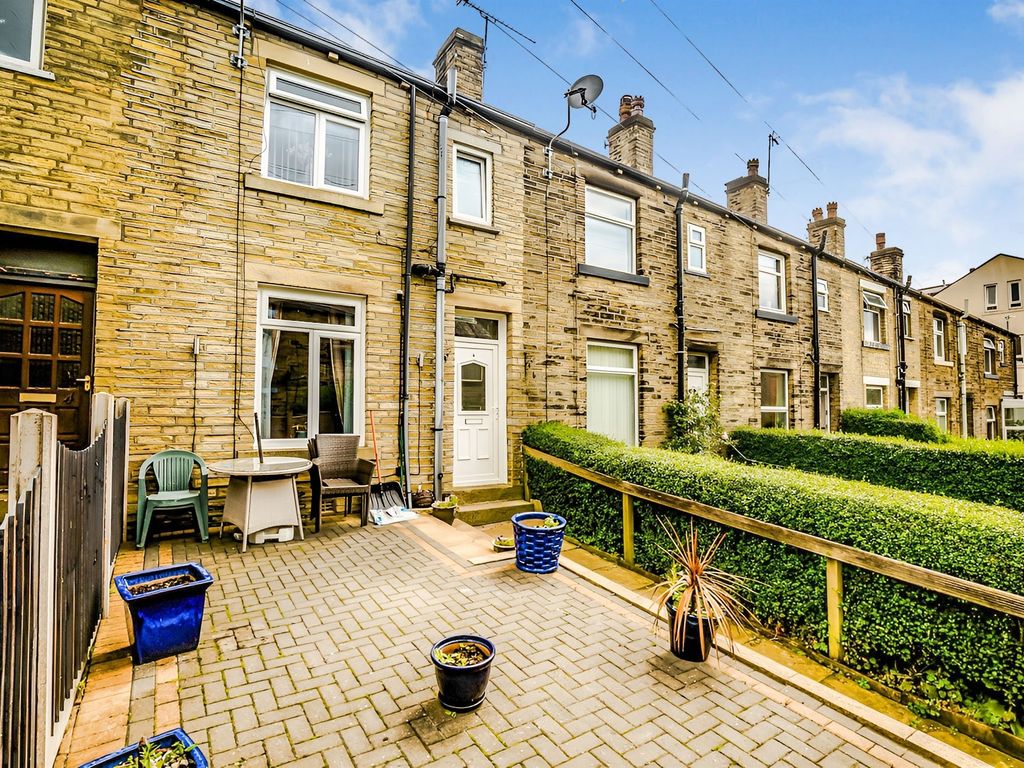2 bed terraced house for sale in Fernfield Terrace, Halifax HX3, £110,000
