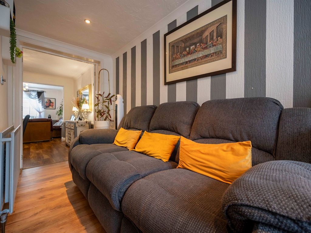 4 bed terraced house for sale in Barnwell Street, Kettering NN16, £190,000