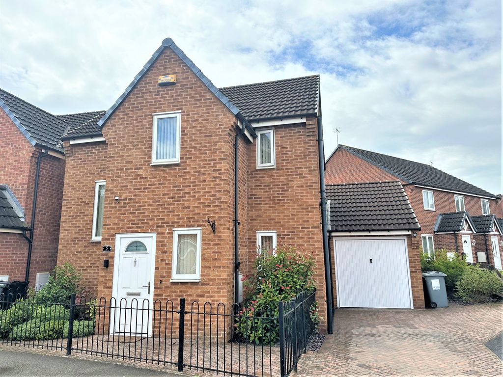 3 bed detached house for sale in Hudson Way, Grantham NG31, £235,000