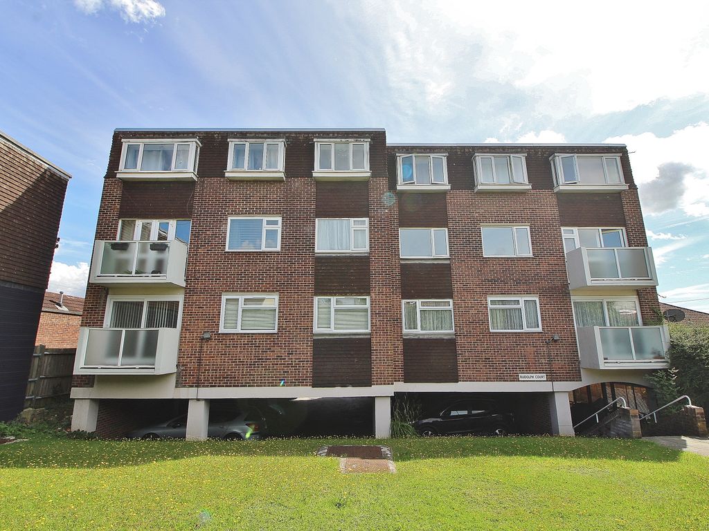 2 bed flat for sale in London Road, Purbrook, Waterlooville PO7, £176,400