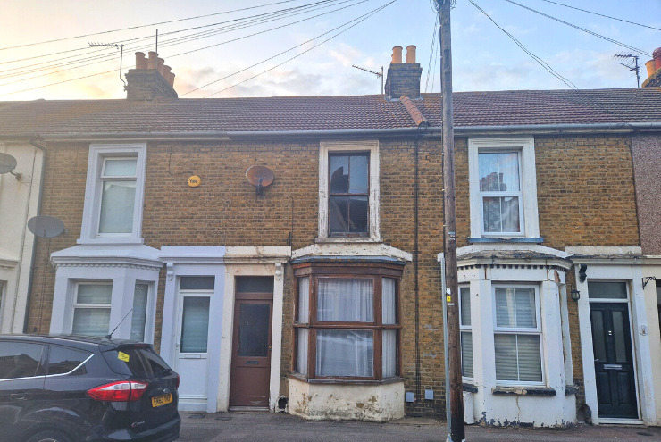 3 bed terraced house for sale in James Street, Sheerness ME12, £135,000