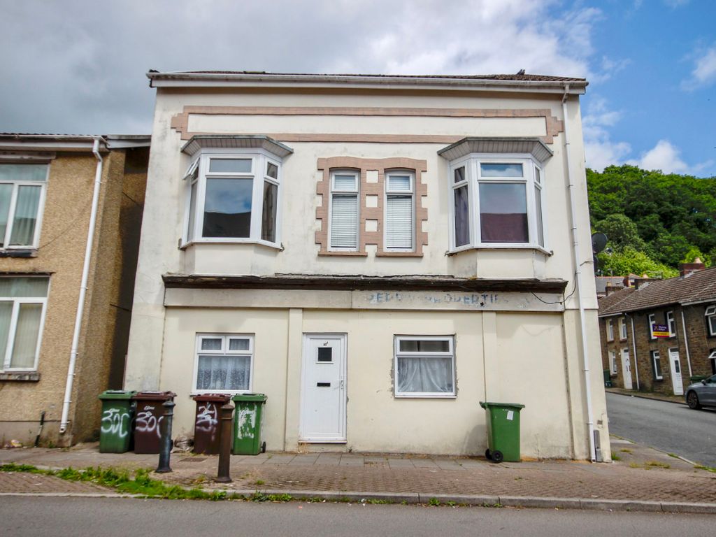 5 bed flat for sale in Commercial Street, New Tredegar NP24, £180,000
