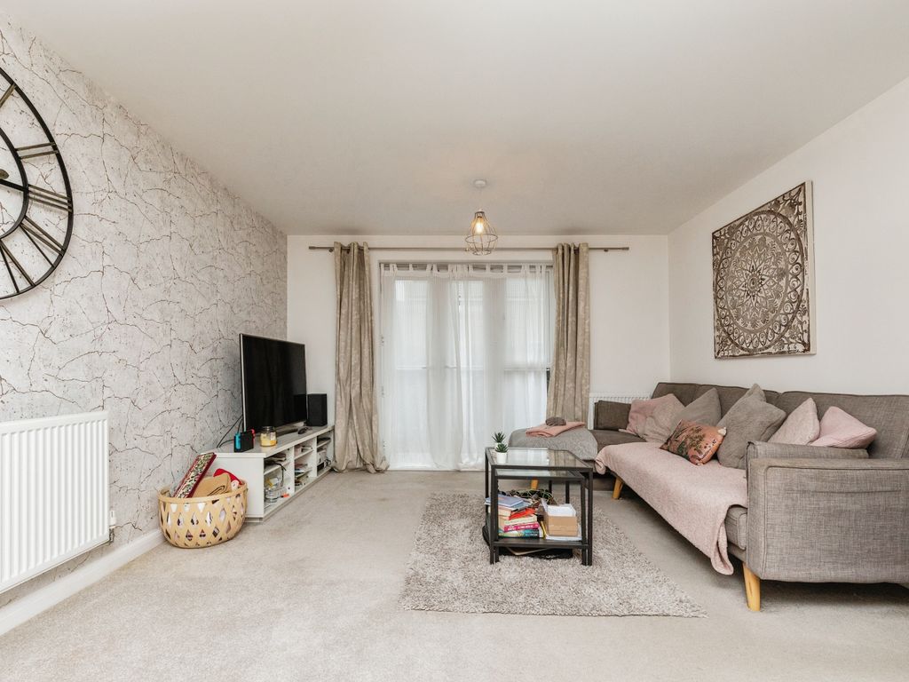 1 bed flat for sale in Mansell Road, Bristol BS34, £205,000