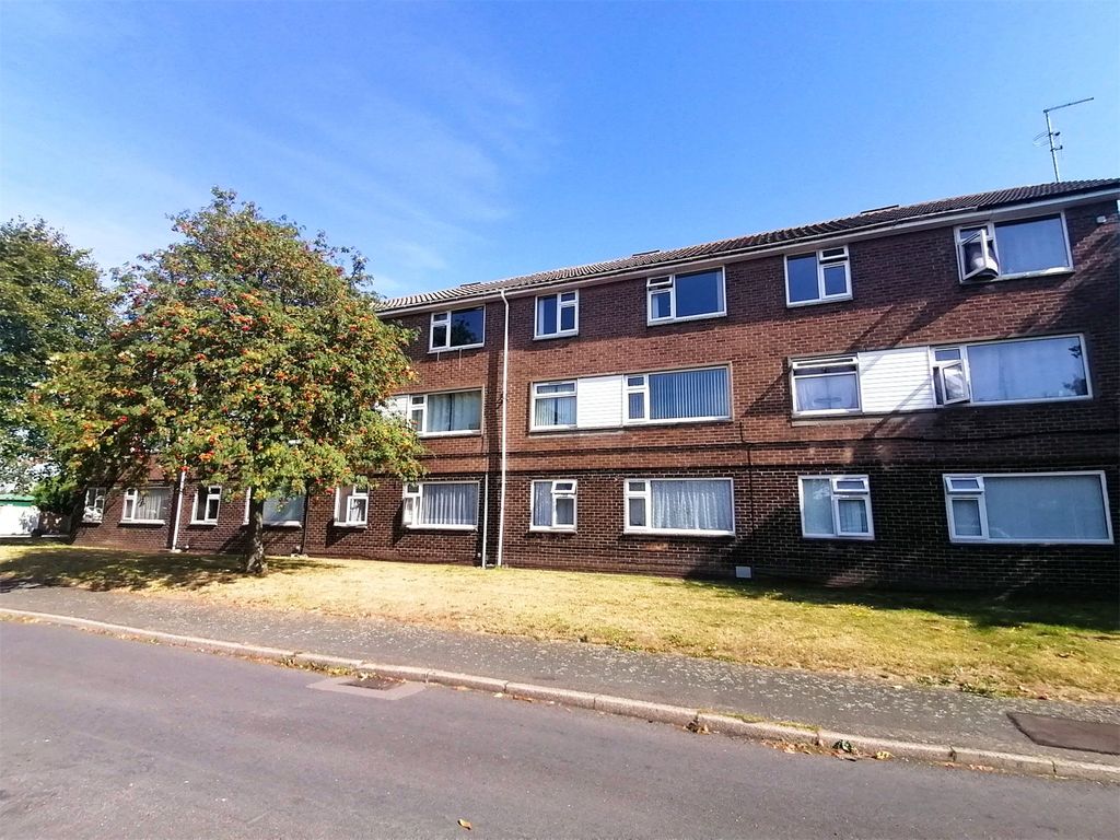 2 bed flat for sale in Butler Close, Cropwell Butler, Nottingham NG12, £100,000