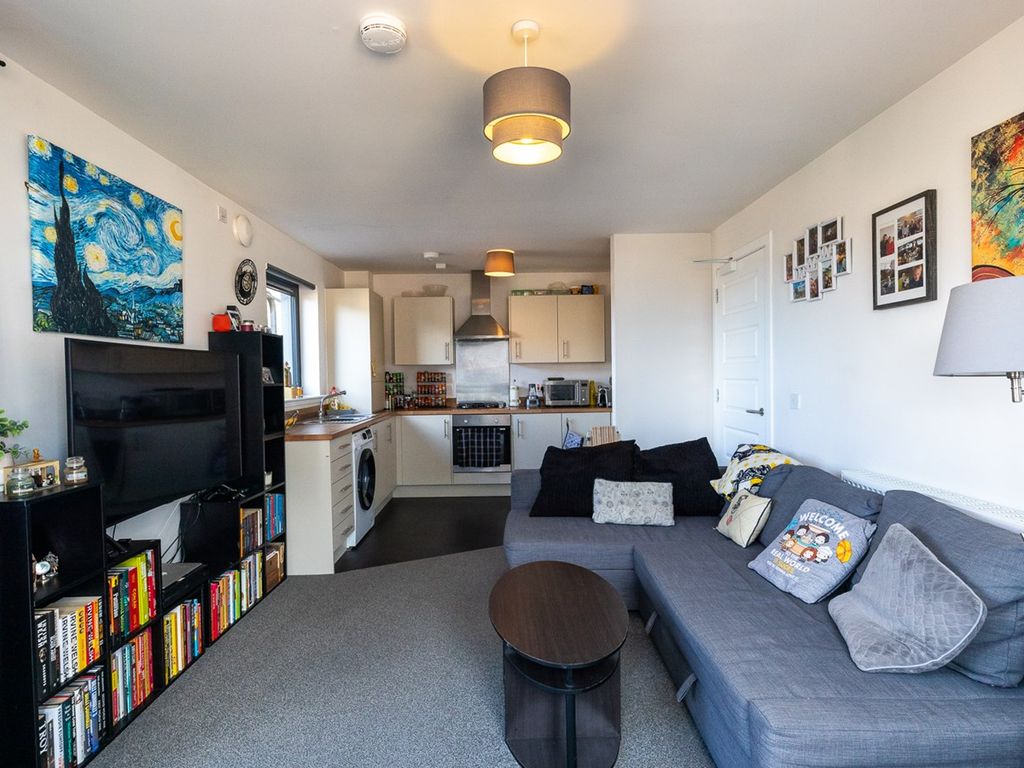 1 bed flat for sale in Moffat Way, Niddrie, Edinburgh EH16, £150,000
