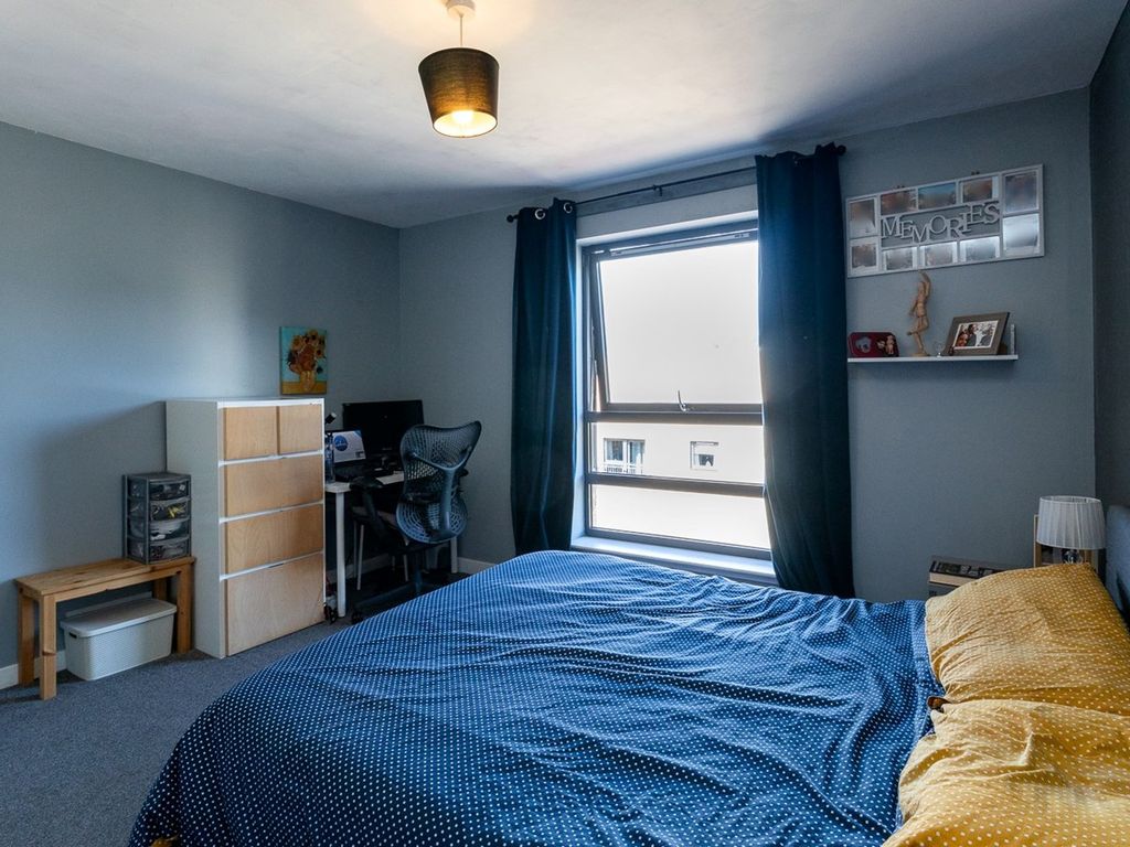 1 bed flat for sale in Moffat Way, Niddrie, Edinburgh EH16, £150,000