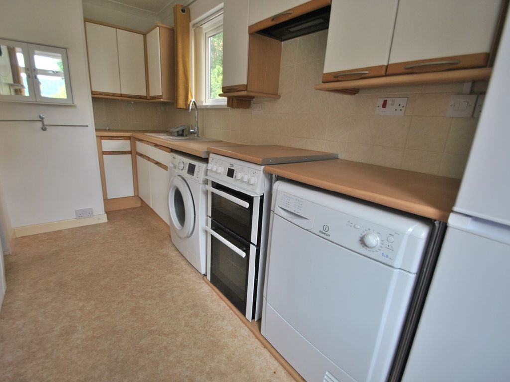 1 bed flat for sale in Rushy Mews, New Barn Close, Cheltenham GL52, £75,000