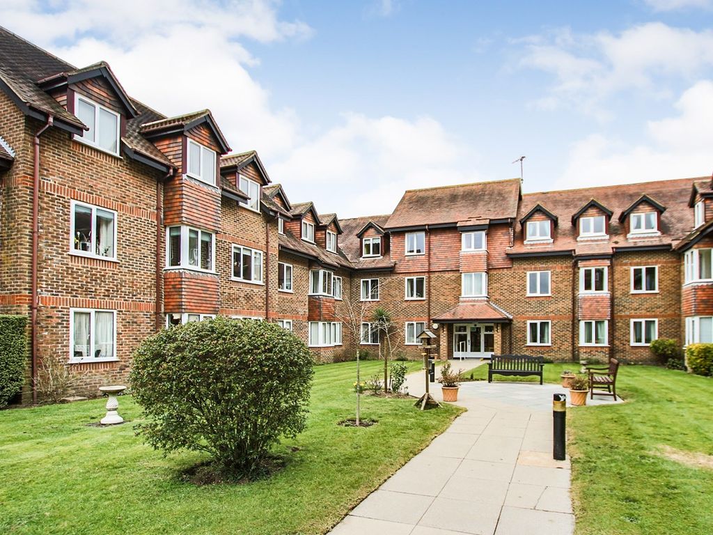 1 bed property for sale in Flat 48, Forest Lodge, Portland Road RH19, £125,000